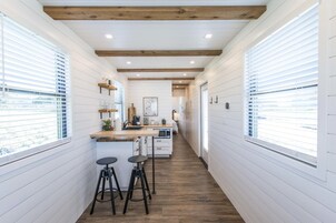 House | 1 bedroom, iron/ironing board, Internet