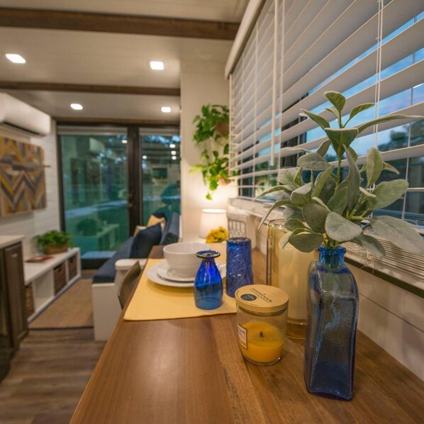 套房 | 1 多间卧室、熨斗/熨衣板、高速上网