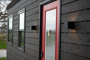 House | 1 bedroom, iron/ironing board, Internet - The Merlot - Unique Container Home Near Waco Attractions (Waco)