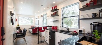 The Merlot - Unique Container Home Near Waco Attractions