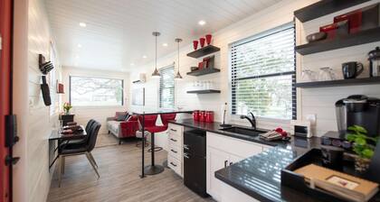 The Merlot - Unique Container Home Near Waco Attractions