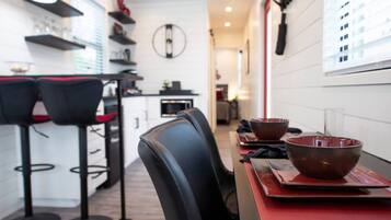 House | 1 bedroom, iron/ironing board, Internet