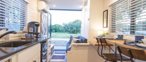 House | 1 bedroom, iron/ironing board, Internet
