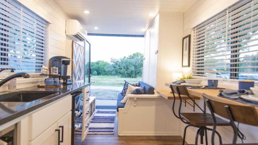 The Bluebonnet- Container Home Country Setting Near Waco Attractions