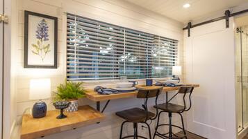 Casa | 1 habitación, tabla de planchar con plancha y internet