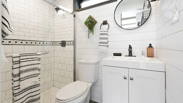 House | 1 bedroom, iron/ironing board, Internet