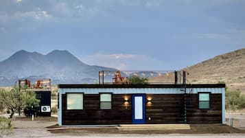 House | 1 bedroom, iron/ironing board, Internet