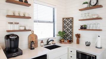 House | 1 bedroom, iron/ironing board, Internet