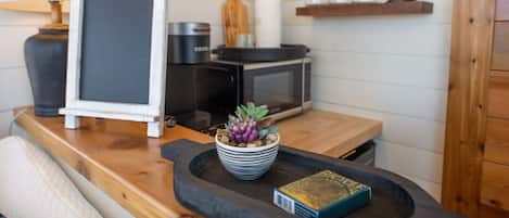 1 chambre, fer et planche à repasser, Internet