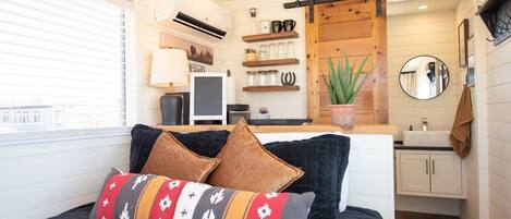 House | 1 bedroom, iron/ironing board, Internet