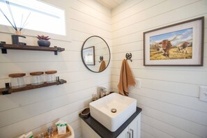 House | 1 bedroom, Internet, bed sheets