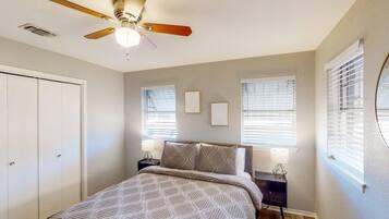 Rumah | 3 kamar tidur, setrika/meja setrika, dan internet