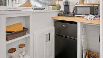 1 bedroom, iron/ironing board, Internet