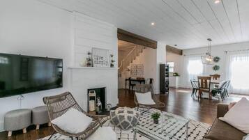 House | 5 bedrooms, Internet, bed sheets