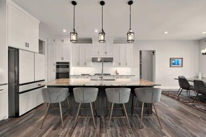 House | 3 bedrooms, iron/ironing board, Internet