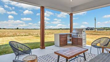 House | 3 bedrooms, iron/ironing board, Internet