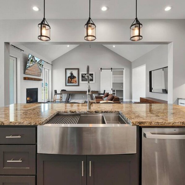 Casa | 3 dormitorios, tabla de planchar con plancha, Internet