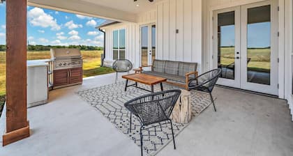 New Luxury Texas Farmhouse