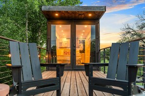 House | 2 bedrooms, Internet - Cool River Helm Model Container Home 12 Minutes to Magnolia Baylor (Waco)