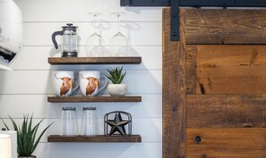 1 habitación, tabla de planchar con plancha y acceso a internet 