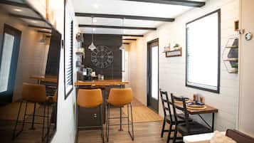 House | 1 bedroom, iron/ironing board, Internet