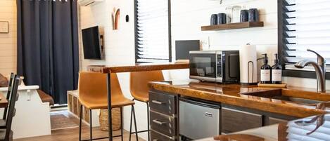 House | 1 bedroom, iron/ironing board, Internet