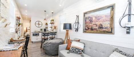 House | 1 bedroom, iron/ironing board, Internet