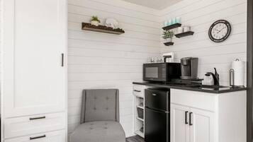 House | 1 bedroom, iron/ironing board, Internet