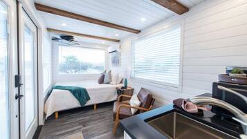 House | 1 bedroom, bed sheets