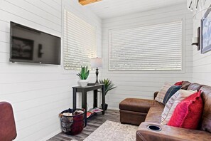 House | 1 bedroom, iron/ironing board, Internet
