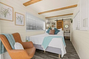 House | 1 bedroom, iron/ironing board, Internet