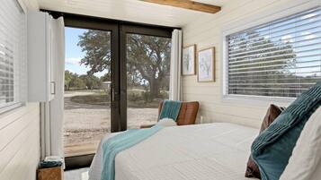 House | 1 bedroom, iron/ironing board, Internet