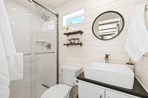 1 habitación, tabla de planchar con plancha y acceso a internet