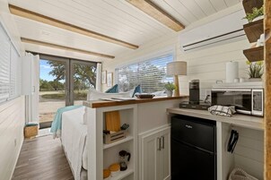 House | 1 bedroom, iron/ironing board, Internet