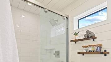 House | 1 bedroom, iron/ironing board, Internet