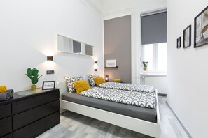 5 bedrooms, in-room safe, iron/ironing board, travel cot