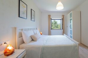 3 chambres, fer et planche Ă repasser, Wi-Fi, draps fournis