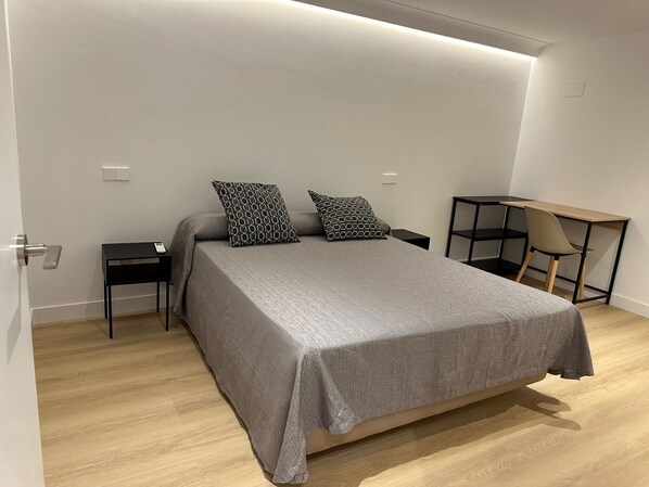 2 chambres, fer et planche Ă repasser, Wi-Fi, draps fournis