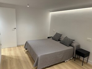 2 chambres, fer et planche Ă repasser, Wi-Fi, draps fournis