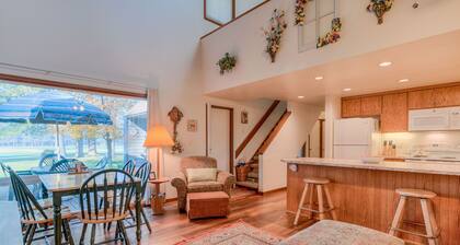 Perfect Location, Near Golf Course, SHARC passes