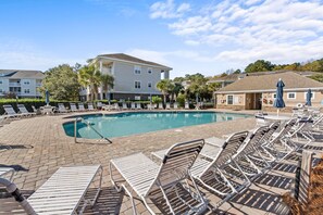 Pool - Willow Bend, Beautiful 2nd floor Villa  2Bedroom/2Bath, WiFi (North Myrtle Beach)