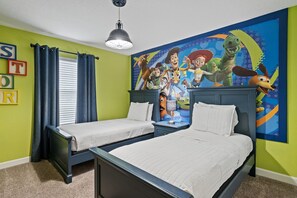 4 bedrooms, iron/ironing board, travel crib, free WiFi - Family Getaway: 4-Bed Townhome with Private Pool, Water Park. Near Disney! (Kissimmee)