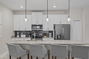 Fridge, microwave, oven, stovetop - Family Getaway: 4-Bed Townhome with Private Pool, Water Park. Near Disney! (Kissimmee)