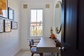 Exterior - The Leyton Midland Crib - Cozy 2bdr Flat With Study Room + Garden (London)