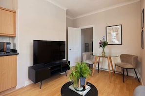 Exterior - The Leyton Midland Crib - Cozy 2bdr Flat With Study Room + Garden (London)
