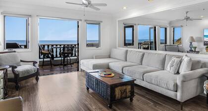 Beautiful Villa, OCEAN VIEWS, NO STEPS, Golf Cart