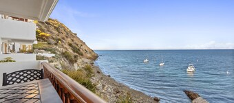 Beautiful Villa, OCEAN VIEWS, NO STEPS, Golf Cart