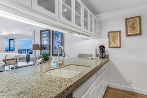 Interior - Beautiful Villa, OCEAN VIEWS, NO STEPS, Golf Cart (Avalon)