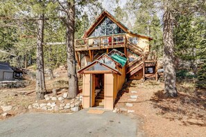House (2 Bedrooms) | Interior - Serene Lakes Cabin w/ Deck: Dog Friendly! (Soda Springs)