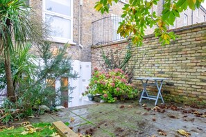 Basic Apartment, Multiple Beds | Property grounds